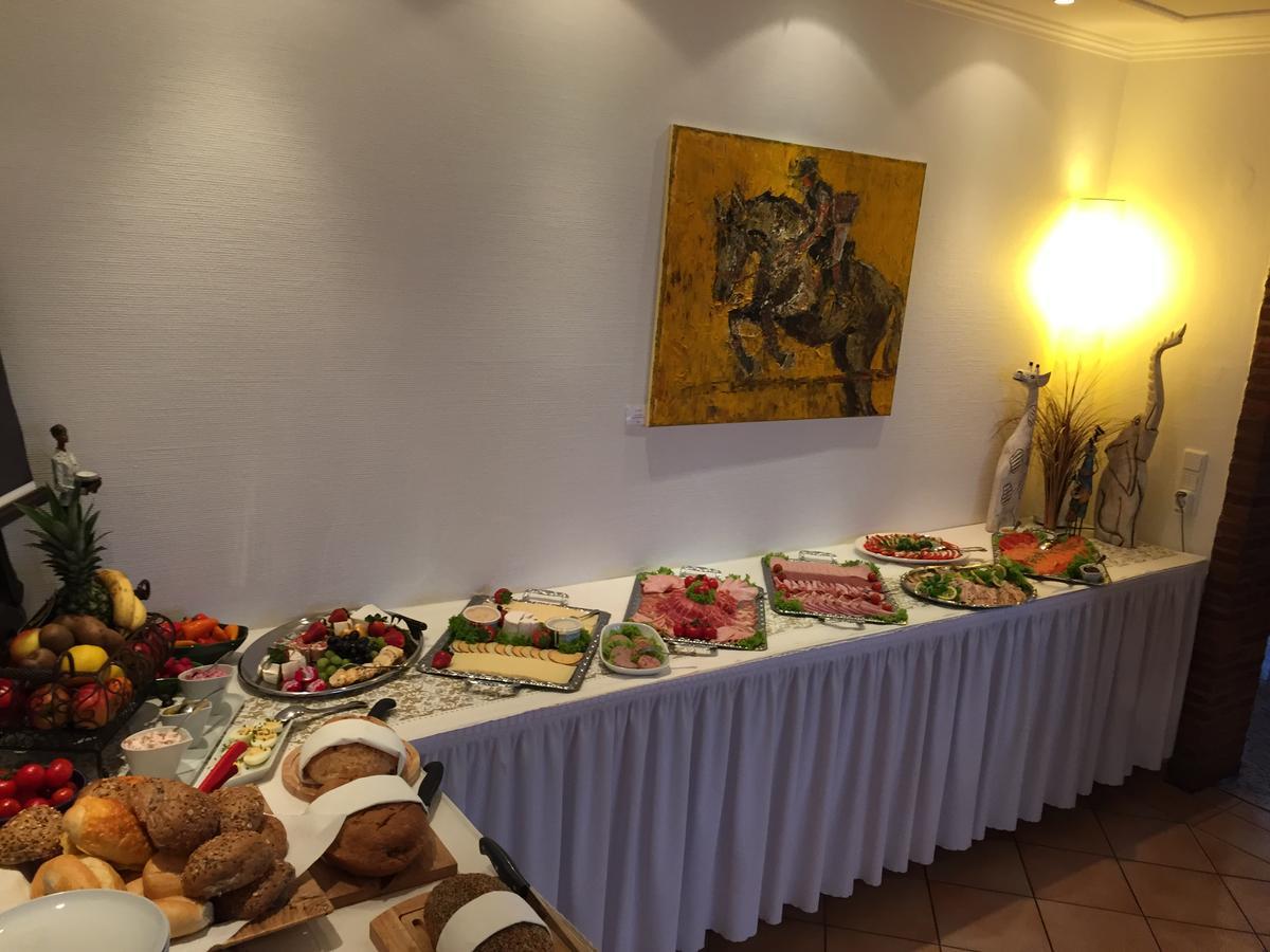 Hotel Restaurant Zum Heidekrug Bersenbruck Bagian luar foto