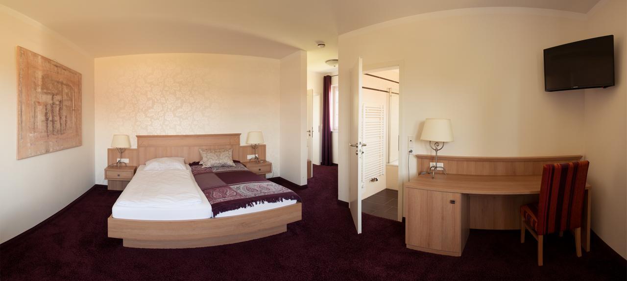 Hotel Restaurant Zum Heidekrug Bersenbruck Bagian luar foto